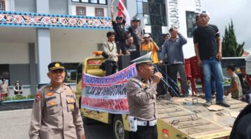 Polres Karo Amankan Aksi Unjuk Rasa Warga Desa Doulu dan Desa Semangat Gunung, Situasi Tetap Kondusif