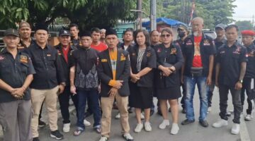 Tebar Kepedulian di Jumat Berkah, DPC GRIB Jaya Medan Bersama PAC Medan Petisah Bagikan 500 Nasi Kotak kepada Masyarakat