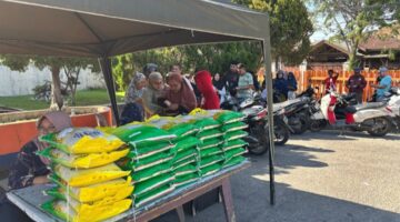 Bulog Sumut Gelar Penjualan Beras SPHP di Kantor dan Gudang Bulog, Masyarakat Antusias Berbelanja